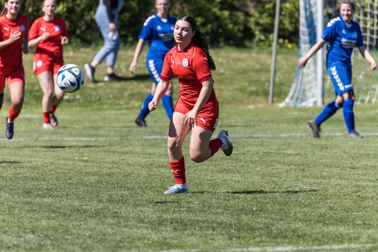 Bild 384 - F TSV Zarpen - Holstein Kiel II : Ergebnis: 2:6